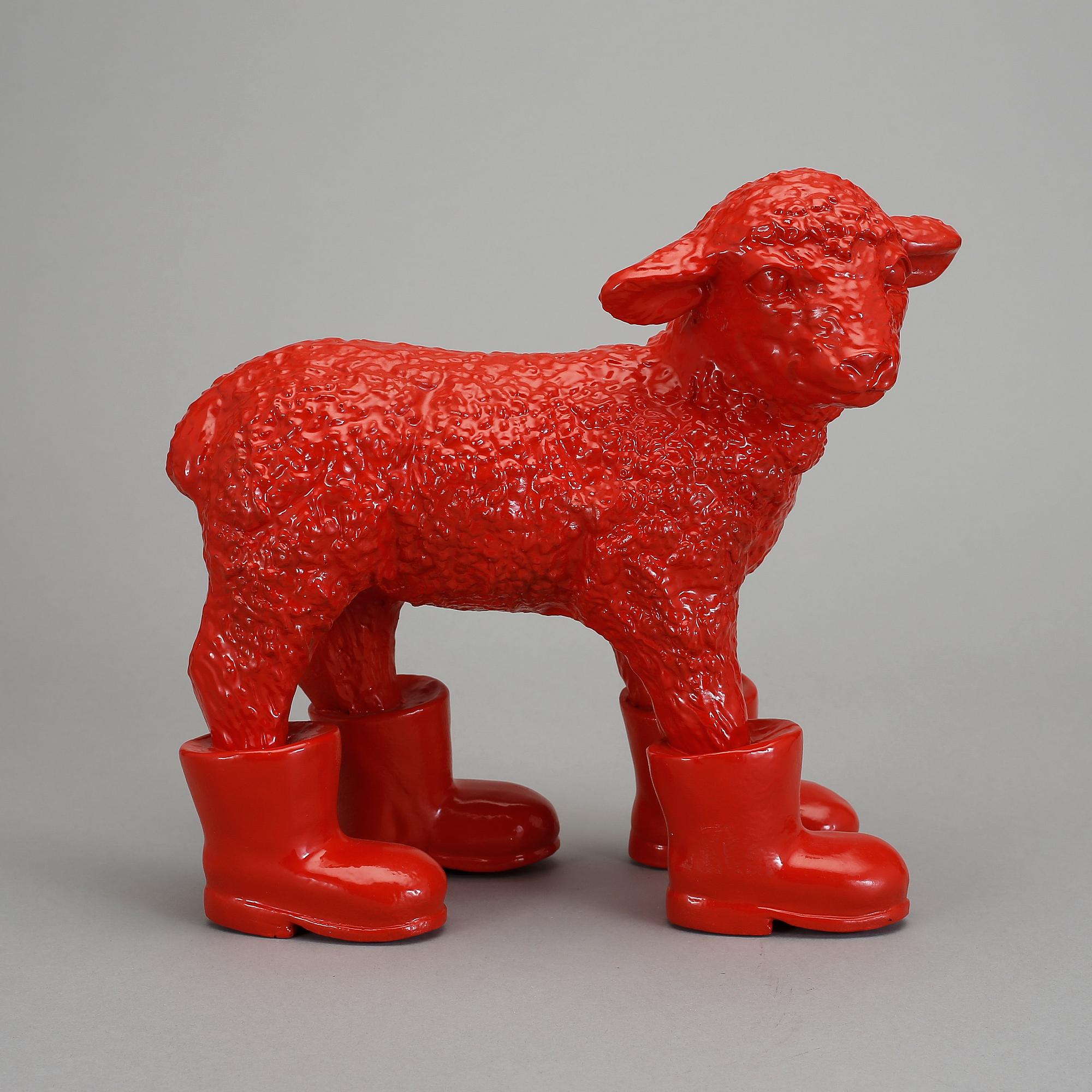 WILLIAM SWEETLOVE, skulptur, plast/konstmaterial "Cloned lamb with boots", signerad och numrerad 99/100.