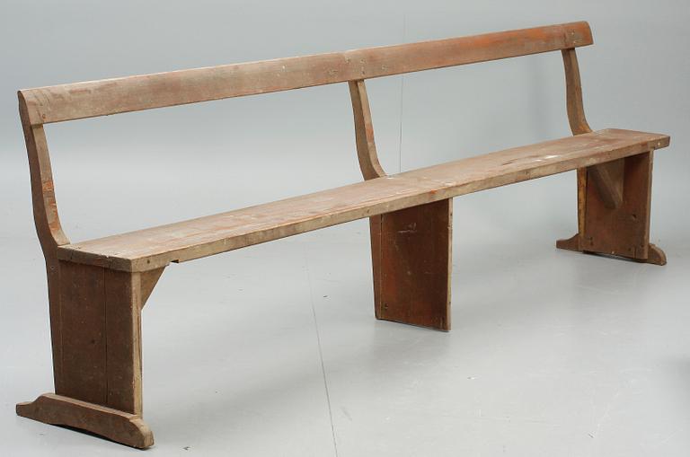 TRÄGÅRDSBÄNKAR, 2 st. 1900-talets början.