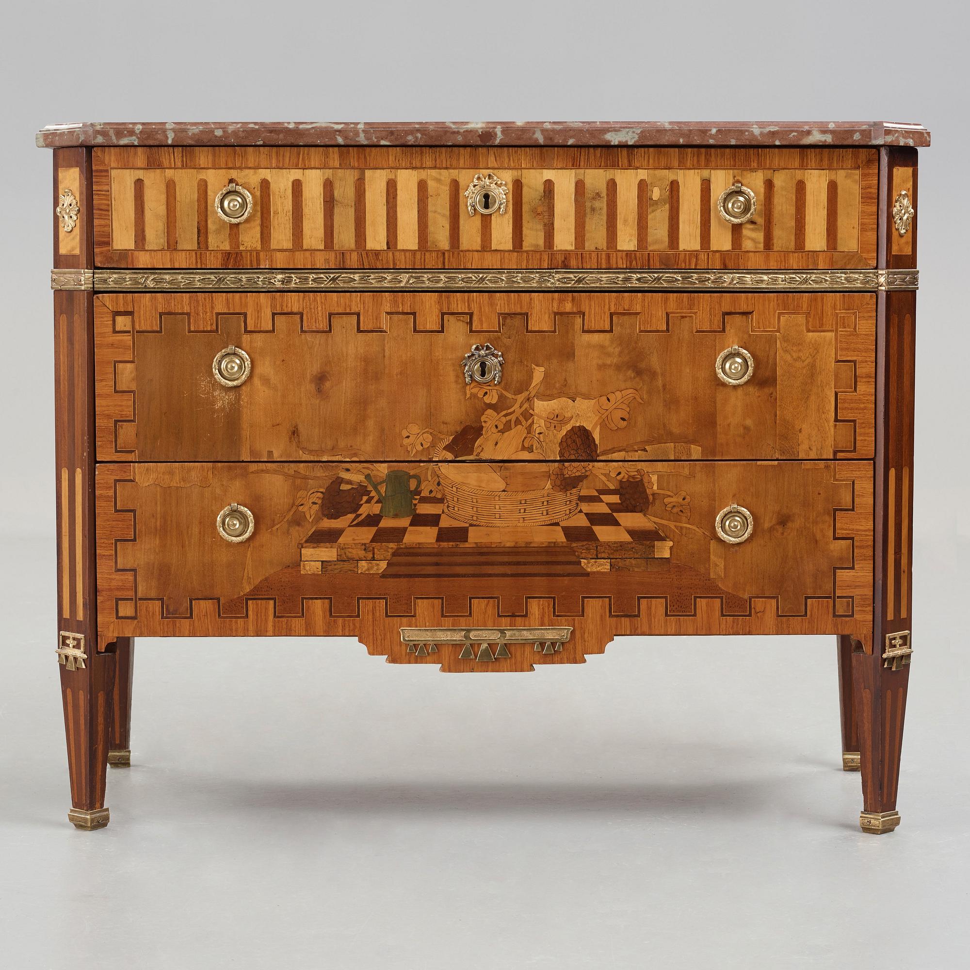 BYRÅ, i Carl Lindborgs art (mästare i Stockholm 1781-1808), gustaviansk, 1700-talets slut.