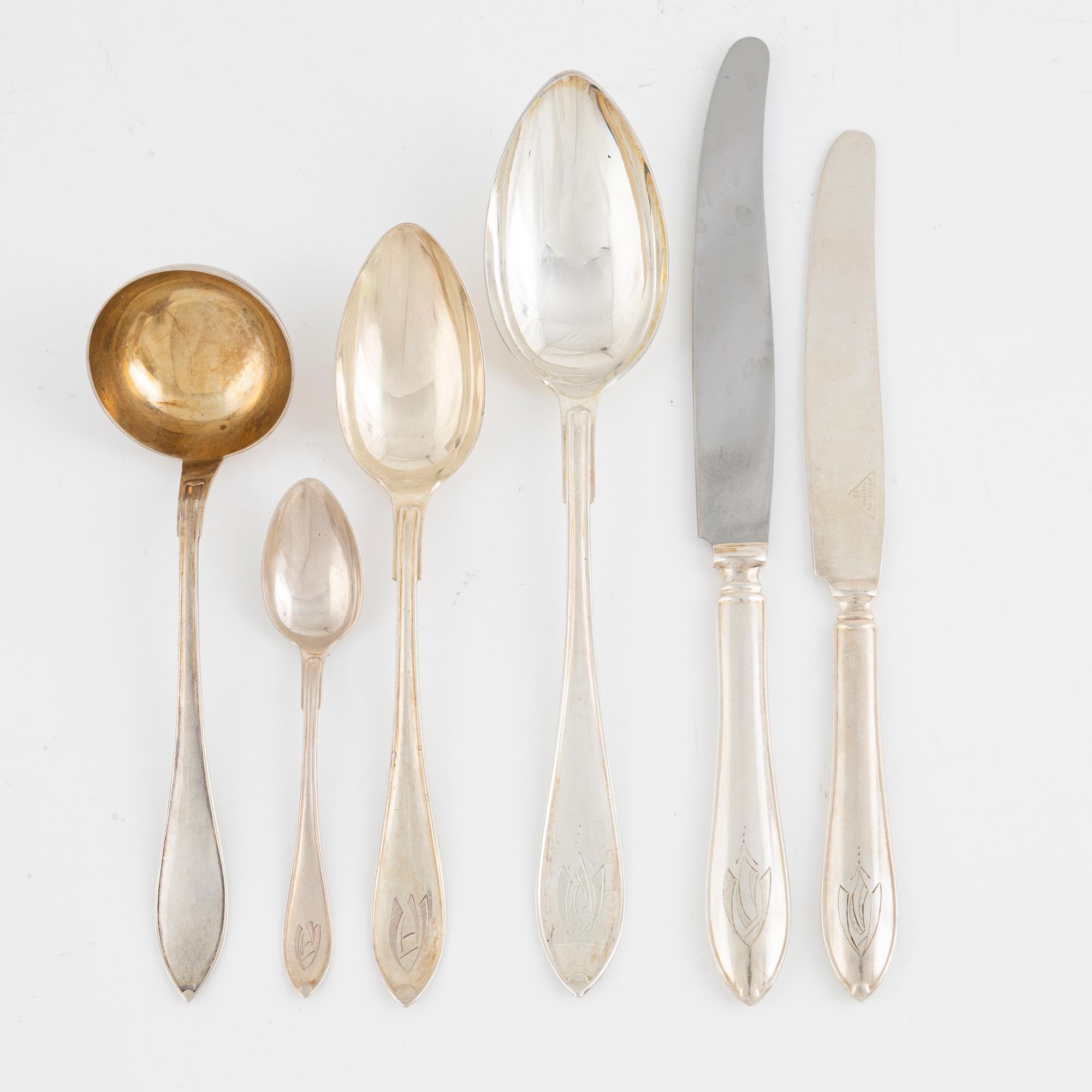 Bestickservis, silver, xx delar, modell "Svensk Spets", mestadels GAB, Stockholm, 1922-23.