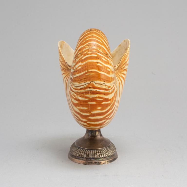 THEODOR JORTZ. A silver and shell bowl. Skänninge, 1826.