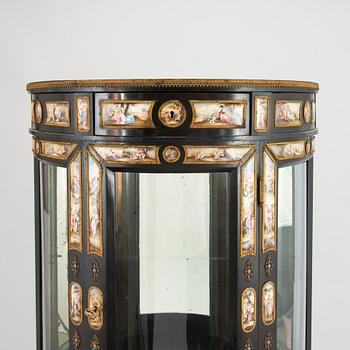 Vitrinskåp, tvådelar, Mellaneuropa, 1800-talets slut.