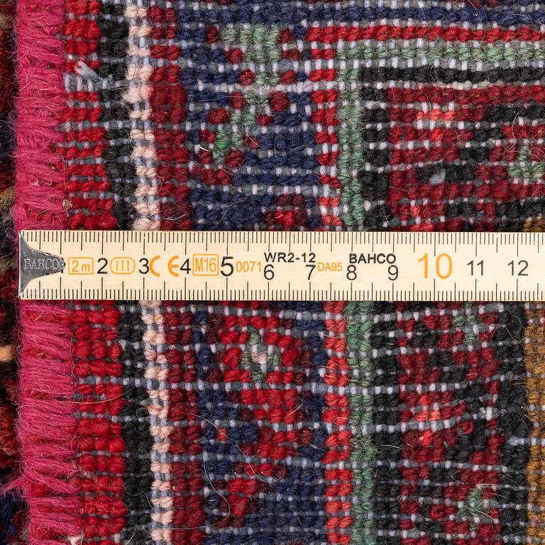 Matta, Hamadan ca 297 x 217 cm.