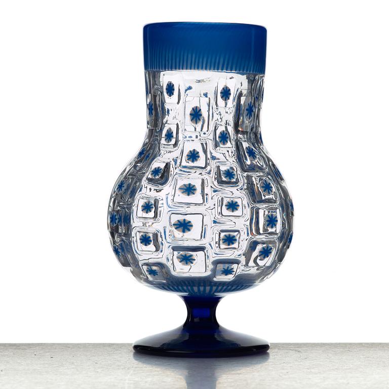 Edvin Öhrström, an Ariel glass vase, no 502, Orrefors, Sweden 1948.