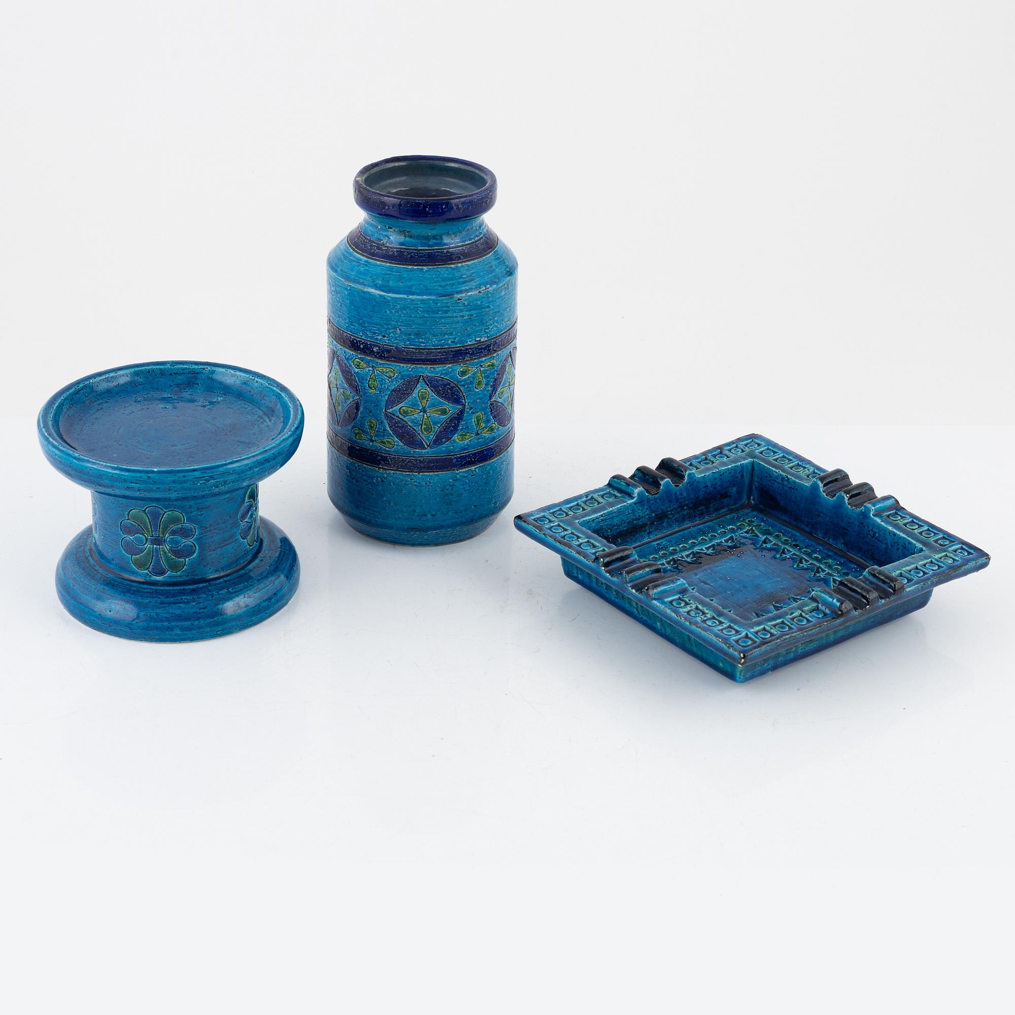 Aldo Londi, a stoneware ashtray, vase and stand, Bitossi, Italy.