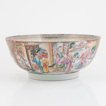 A famille rose Chinese export punchbowl and a basin, Qing dynasty, Qianlong (1736-95).