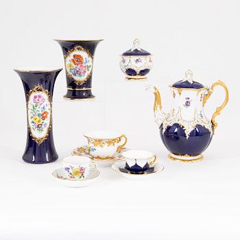 A set of Meissen cups and vases, (15 pieces).