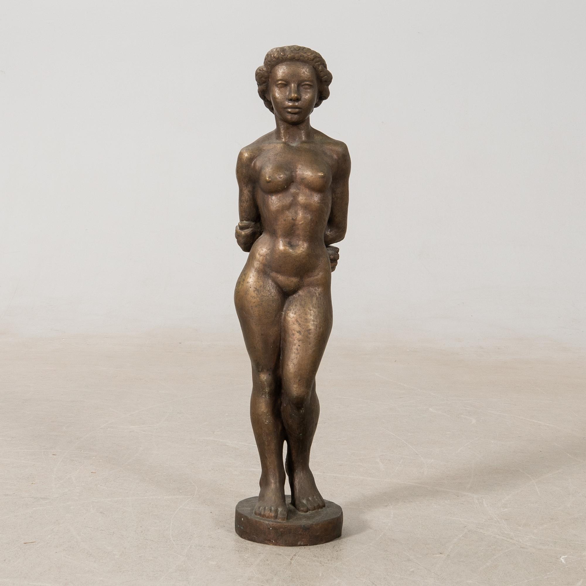 Jonas Fröding, sculpture, Standing model with apple.