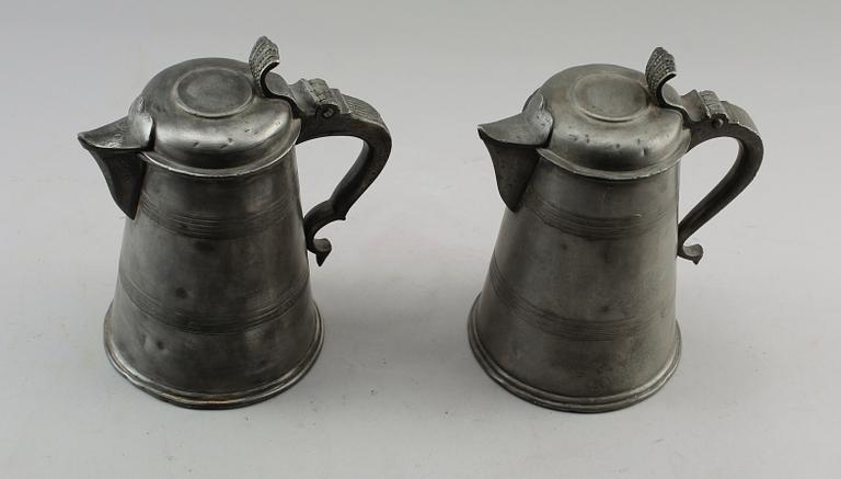 KANNOR, 2 st, tenn, otydliga stämplar, 1800-tal.