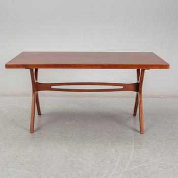 A mid 20th Century dinner table.