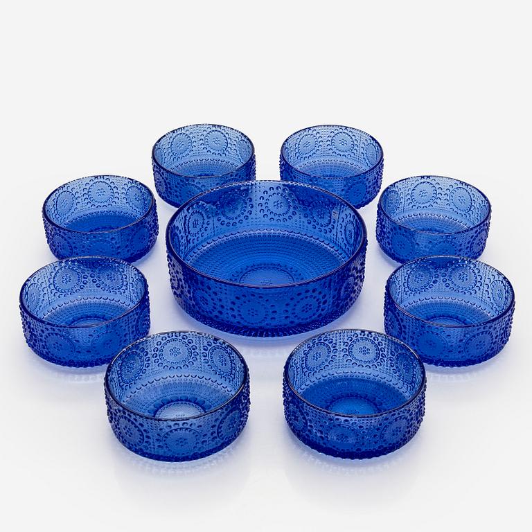 Nanny Still, jälkiruokamaljoja, 8 kpl sekä tarjoilumalja, "Grapponia", Riihimäen Lasi, 1970-luku.