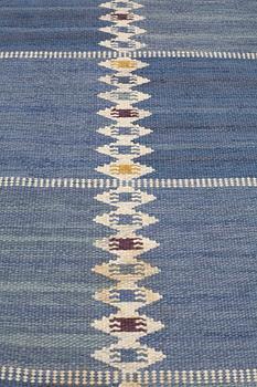 Barbro Nilsson, MATTO, "Salerno blå", flat weave, ca 425-429,5 x 278-281 cm, signed AB MMF BN.