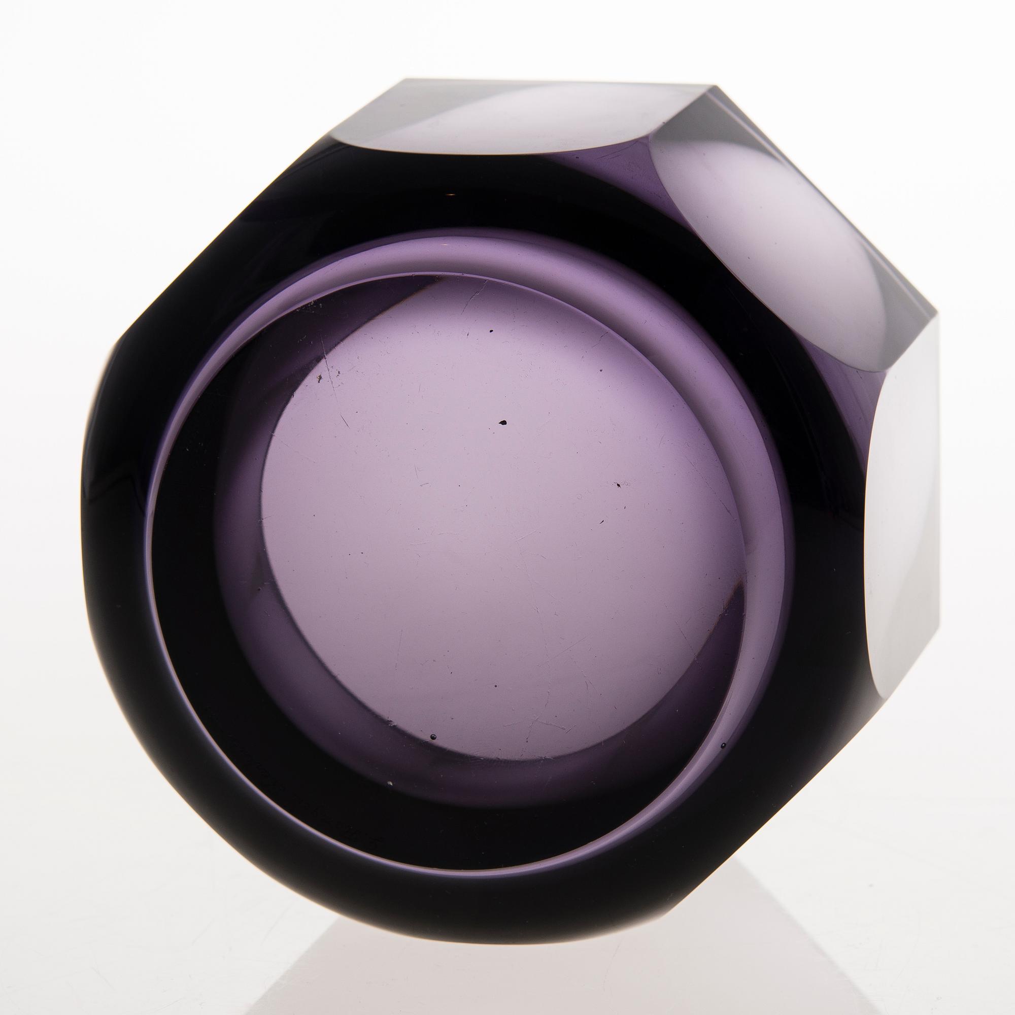 GÖRAN HONGELL, A glass bowl signed G. Hongell Karhula -33.