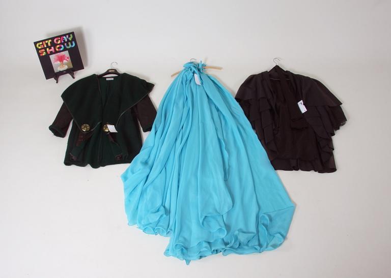 PARTI KLÄDER, 3 delar.
Proveniens: Git Gay.