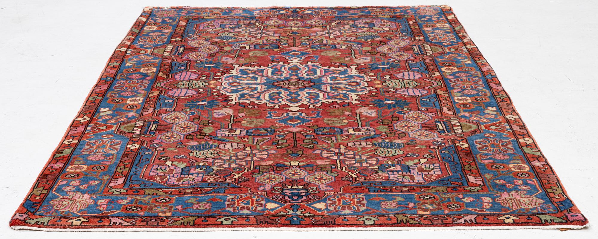 Matta, nordvästpersisk, ca 230 x 150 cm,