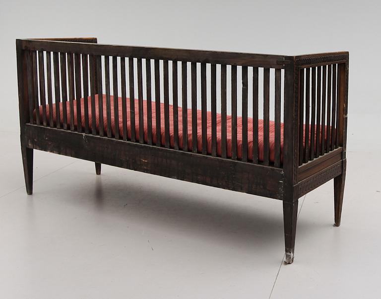 SOFFA, sengustaviansk, omkring år 1800.