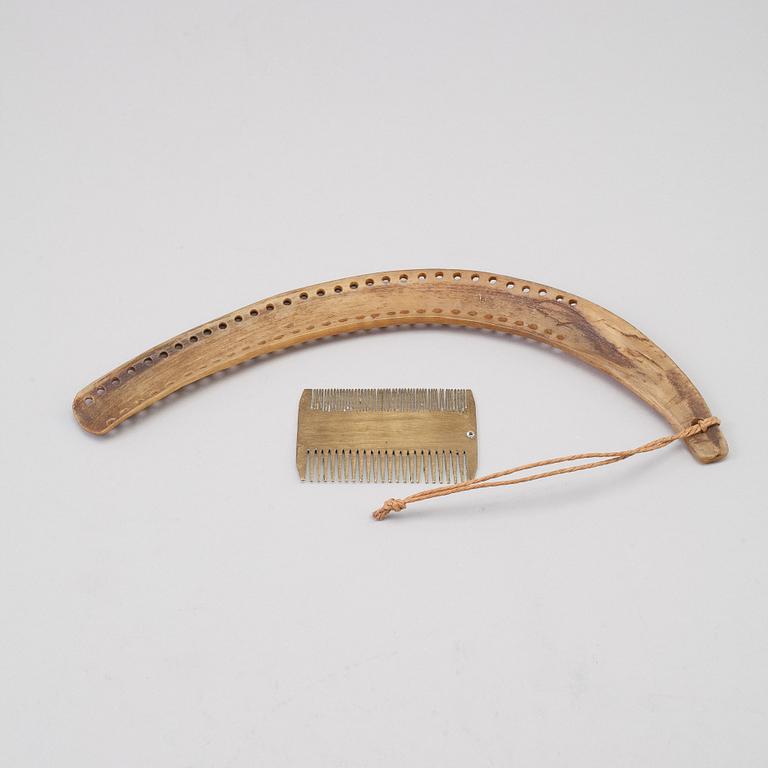 A LOUSE COMB AND LOUSE BOARD, brass and bone, 18TH/19TH CENTURY.