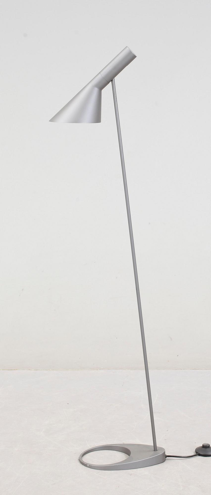 GOLVLAMPA, "AJ", Arne Jacobsen, Louis Poulsen, 1900-talets andra hälft.