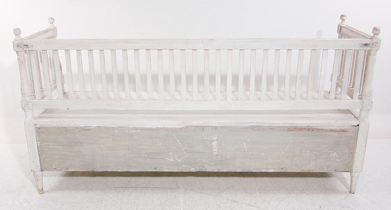 SOFFA. Gustaviansk stil. 1800-tal.