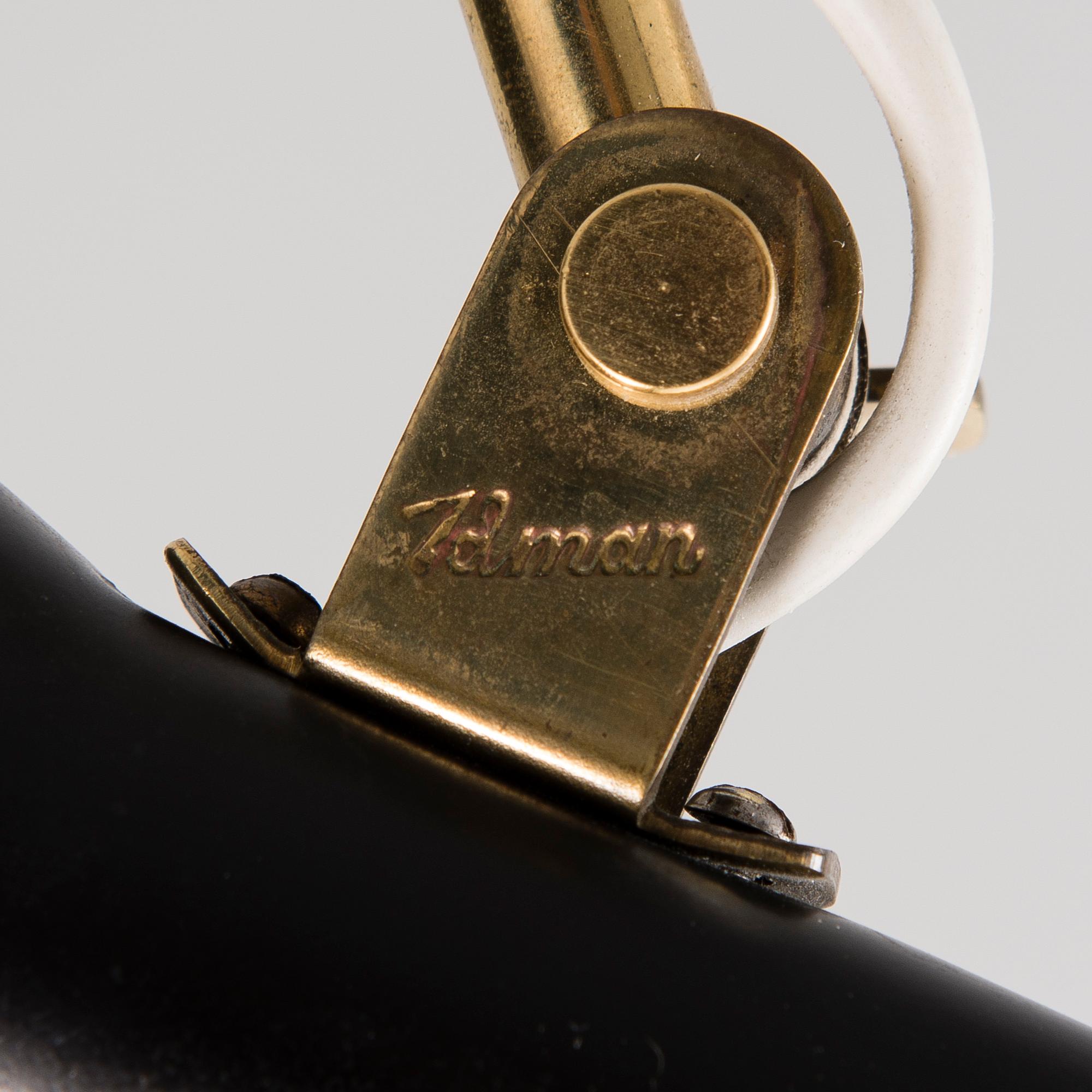 TAPIO WIRKKALA, JALKALAMPPU, K10-11. Valmistaja Idman Oy. Suunniteltu 1958.