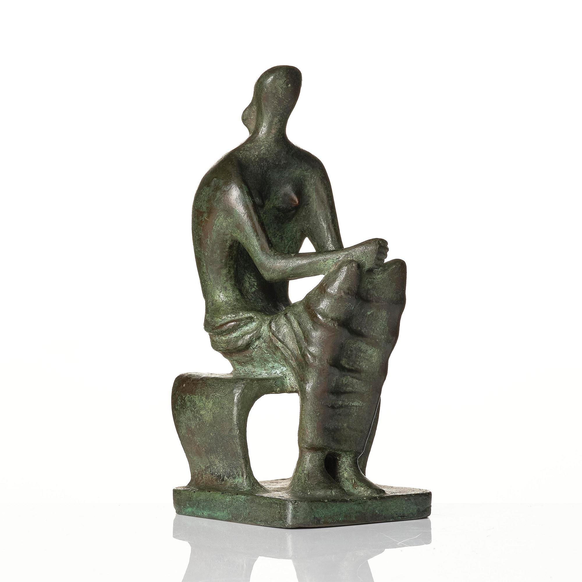 Henry Moore, "Seated figure".