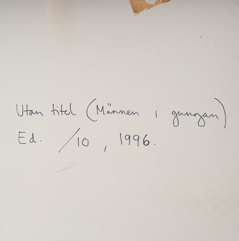 Maria Miesenberger, "Utan titel (Männen i gungan)", 1996.