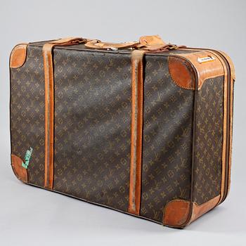 LOUIS VUITTON, a monogram canvas suitcase from the 1920/30s. - Bukowskis