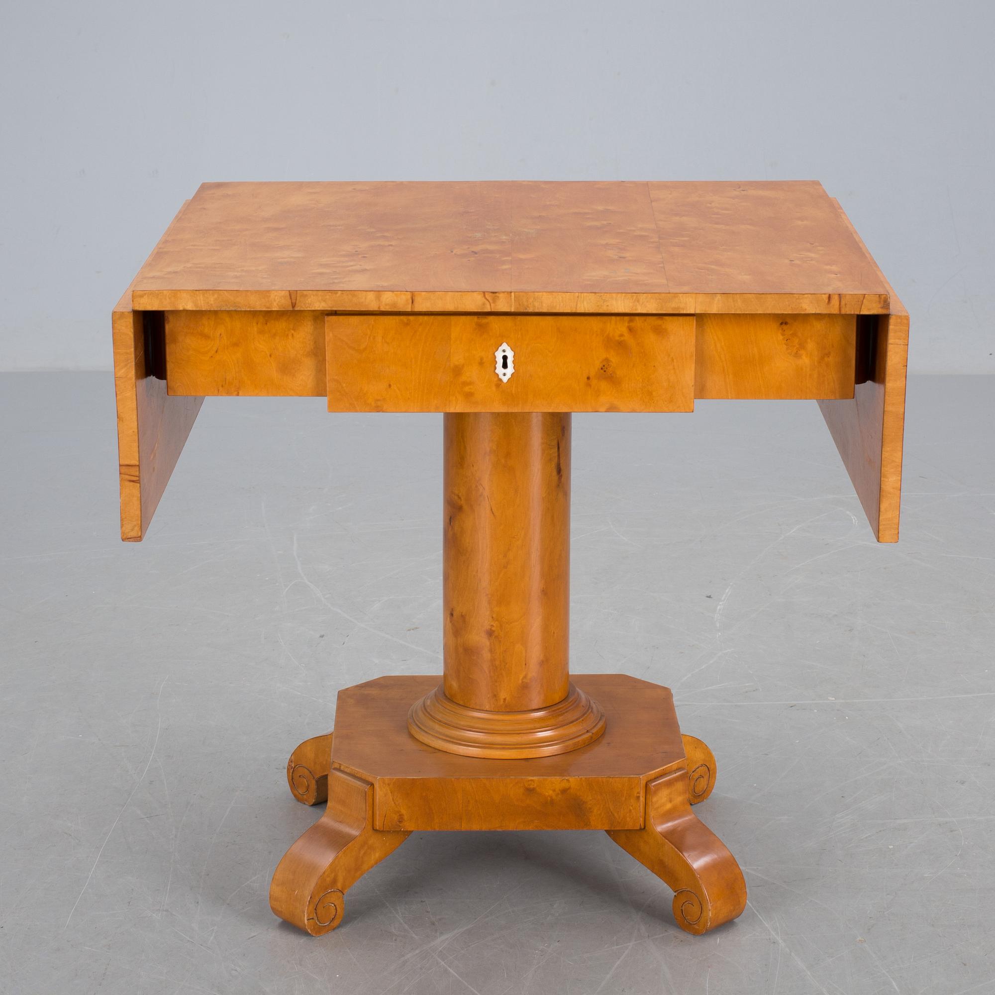 BORD och STOLAR, 4 st, Karl Johanstil, 1900-talets första hälft.