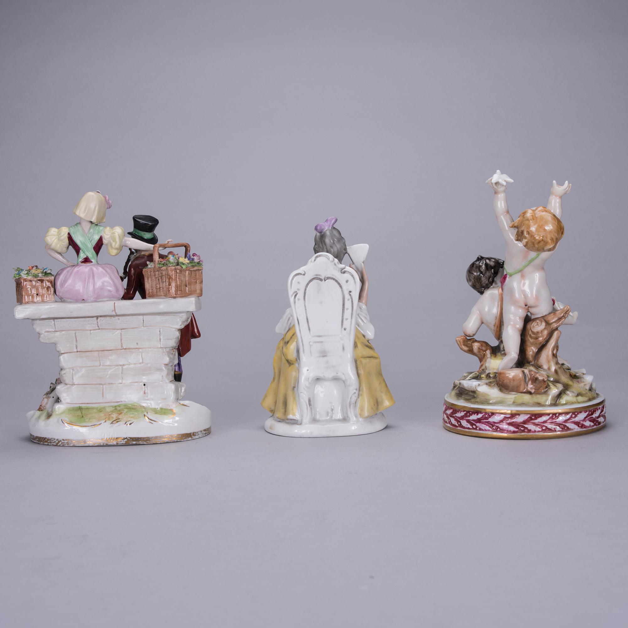 FIGURIINEJA, 1 kpl ja 2 kpl ryhmiä, posliinia, Keski-Eurooppa, Doccia, Italia j Scheibe Alsbach, Saksa, 1900-luku.