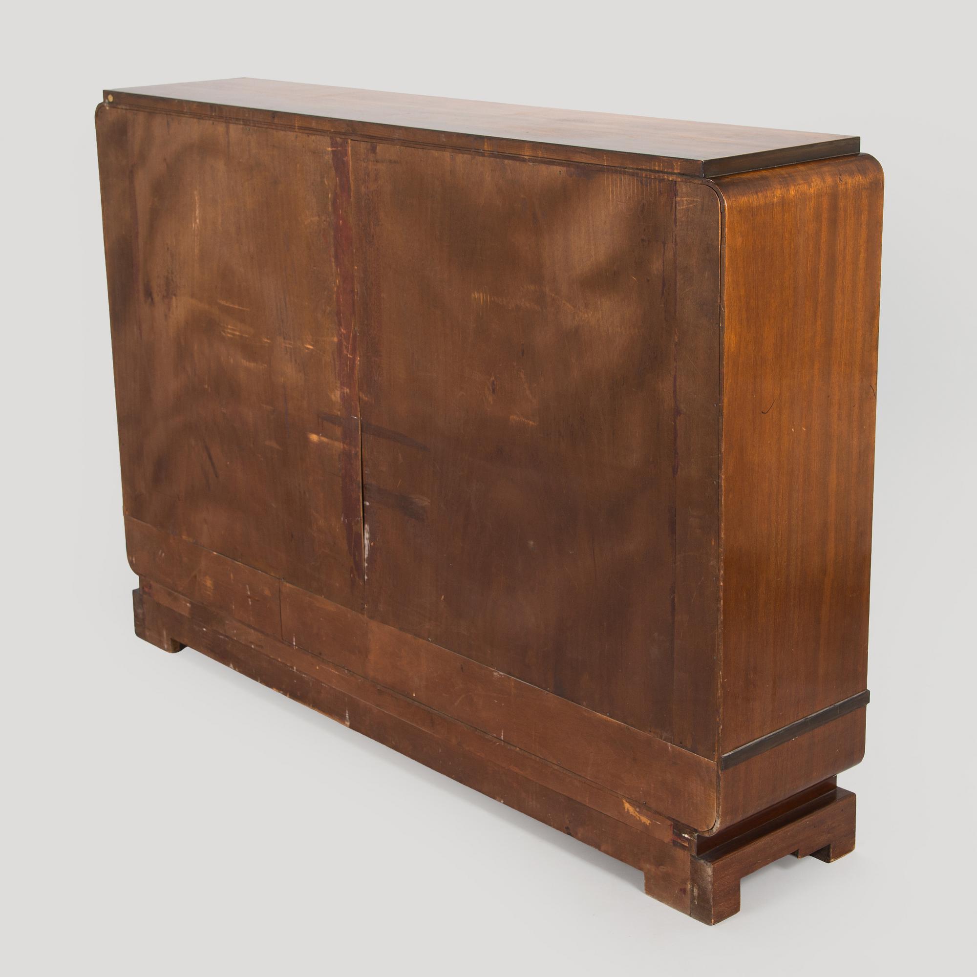 Lauri Järveläinen, kirjakaappi, Tampereen Höyrypuuseppä oy, Tampere 1920-luku.