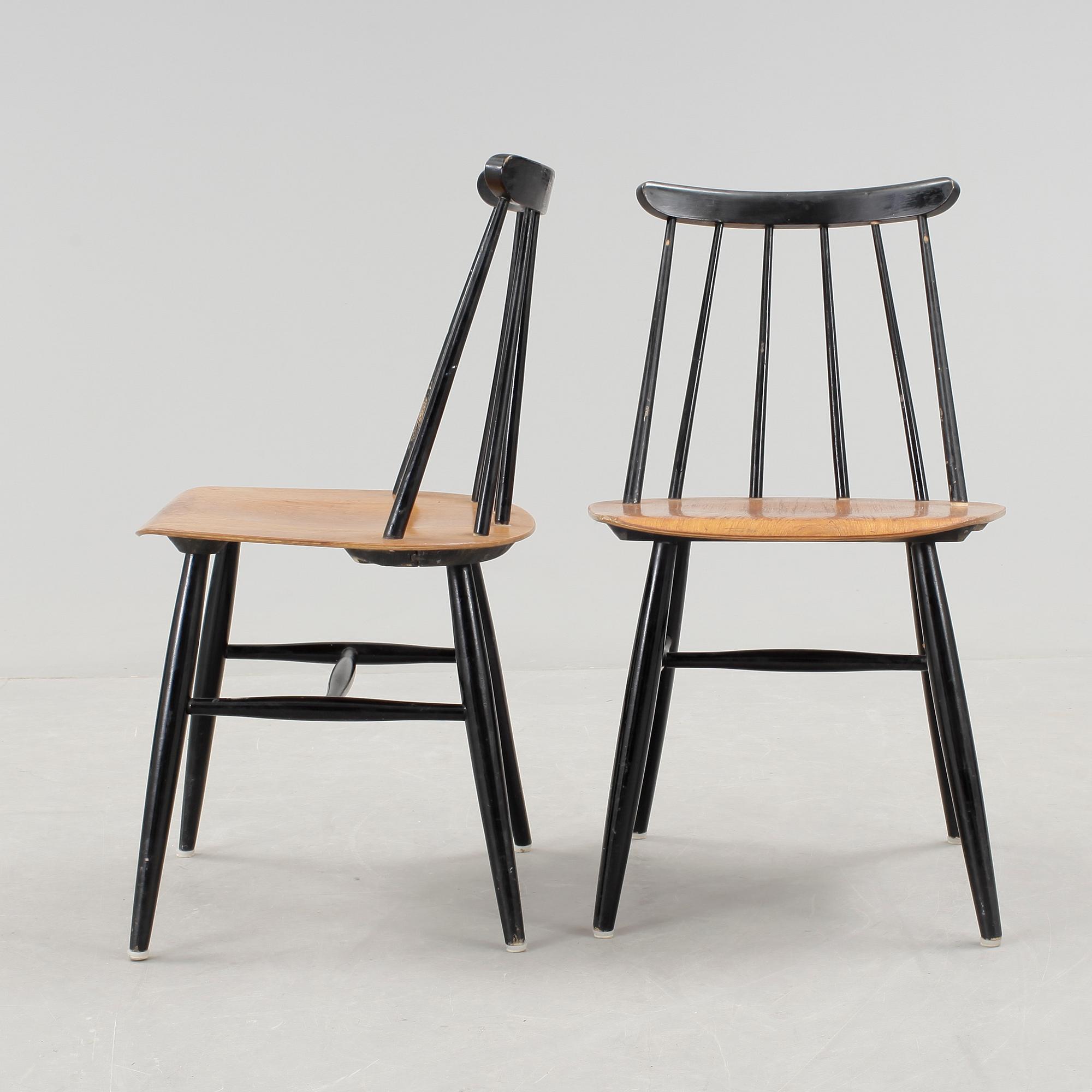 STOLAR, 2 st. "Fanett". Ilmari Tapiovaara, Edsbyverken. Modellen formgiven 1949.