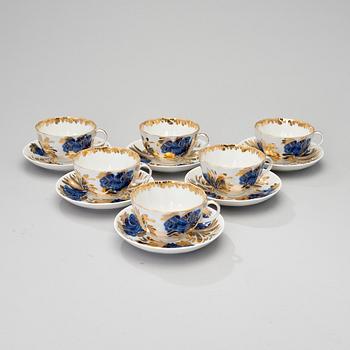 A 34-piece'Golden Garden' porcelain tea- and coffee set from Lomonosov, Soviet Union.