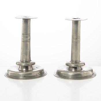 Ljusstakar, ett par, av Christopher Wickman, Stockholm 1696 och 1697, Karolinsk Barock.