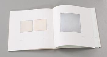 AGNES MARTIN. Paintings and drawings : Stedelijk Museum Portfolio (10 lithographs). 1990.