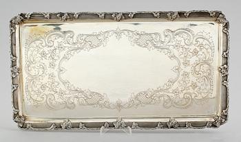 BRICKA, silver, Italien, 1900-talets första hälft. Vikt ca 971 gram.