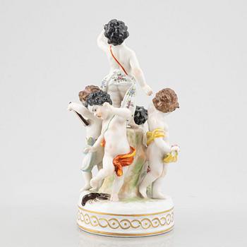 A porcelain figurine, late 19th century.