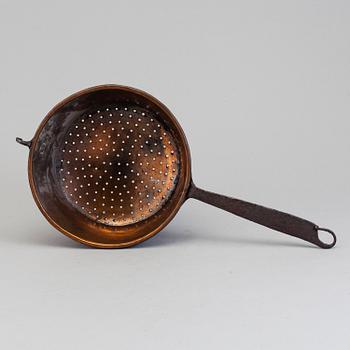 THREE COPPER KITCHEN UTENSILS, 19th century.