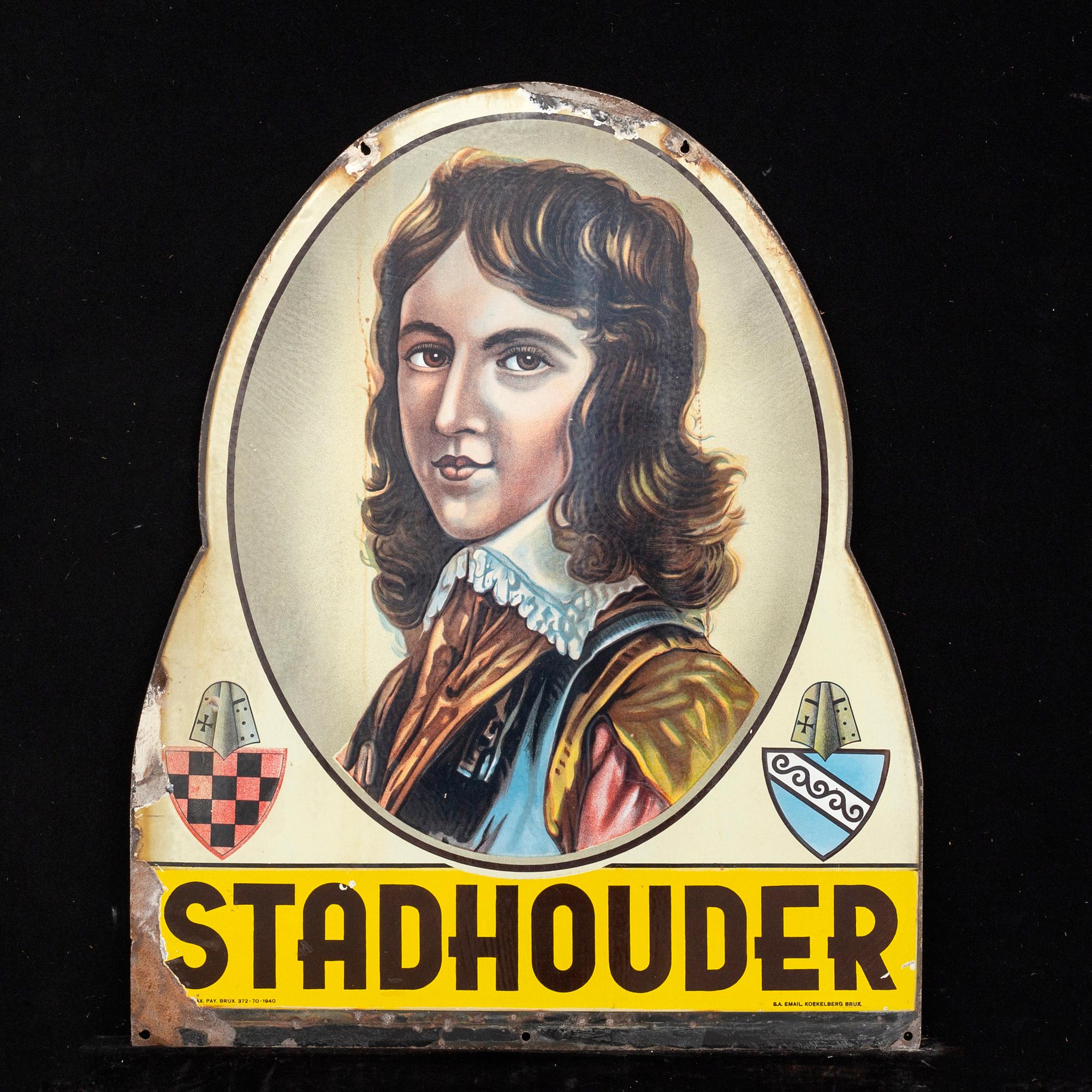 REKLAMSKYLT, dubbelsidig "Stadhuder" 1900-talets mitt.