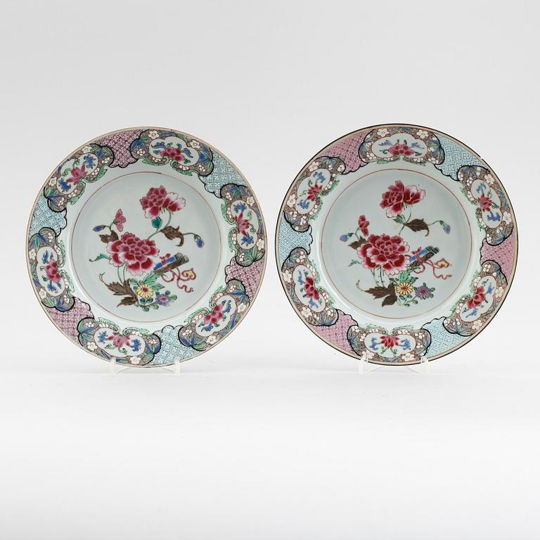 TALLRIKAR, 1 par, porslin, Kina, Qianlong 1793-1795.
