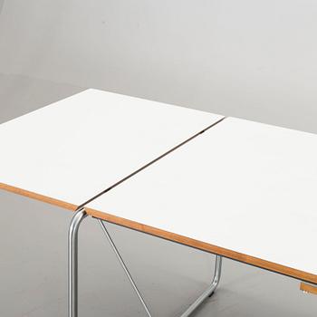 A Niels Haugesen dining table model nr 4750 Fredericia Furnitures Denmark alter part of the 20th century.