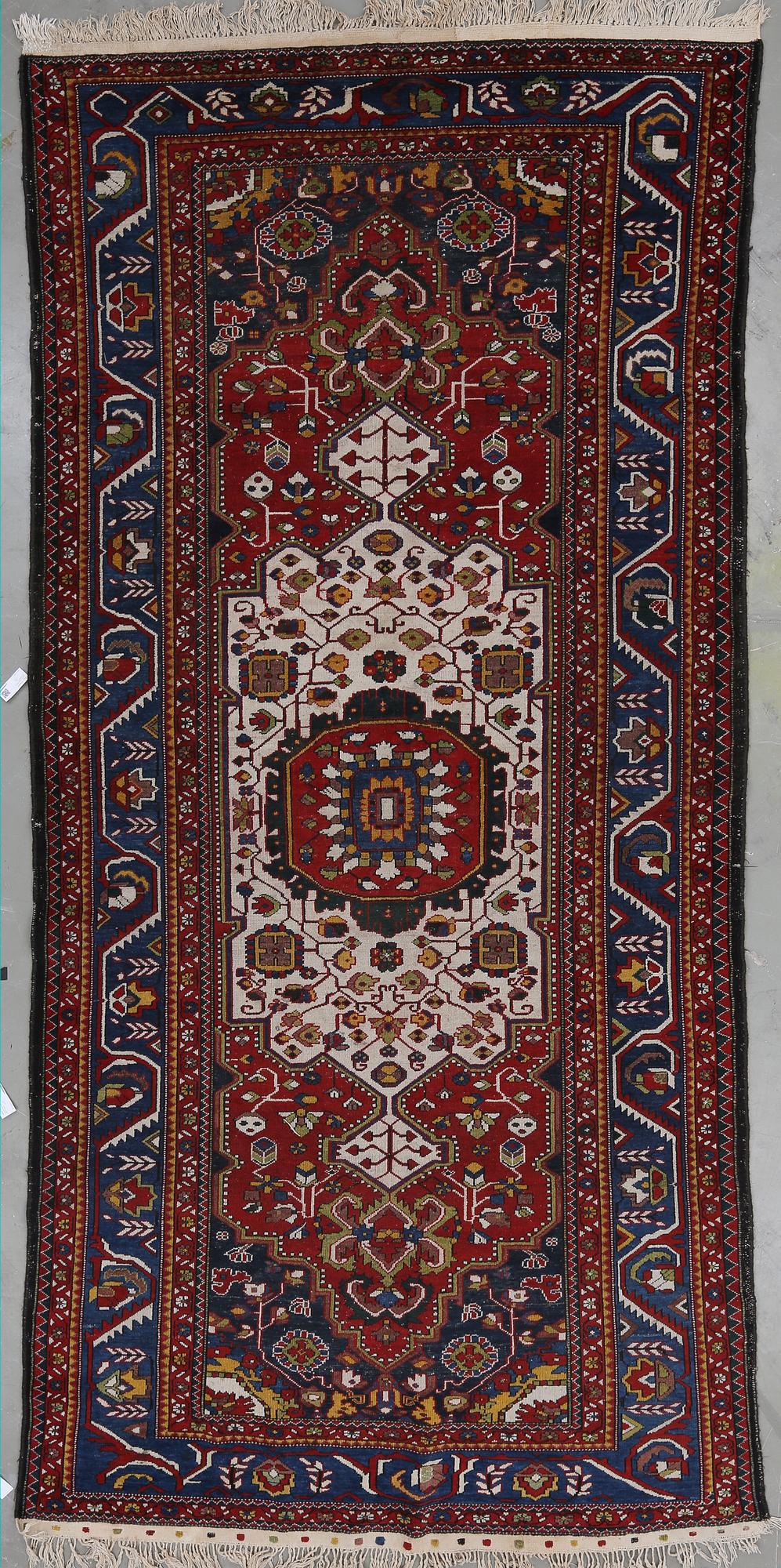 MATTA, antik/semiantik Bakhtiari, ca 410x197 cm.