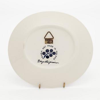 Birger Kaipiainen, A ceramic dish marked Birger Kaipiainen Arabia Art Made in Finland.