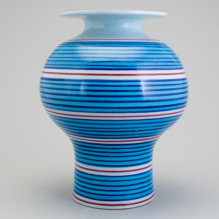 STIG LINDBERG, a faience vase, Gustavsberg 1960s.