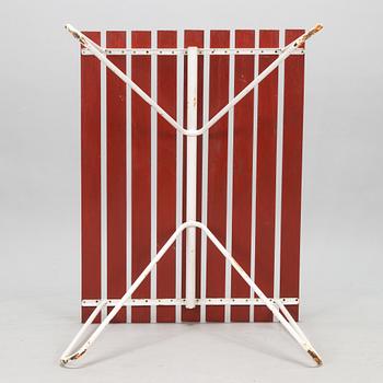 A 1950s garden table for Aug. Louhen Rautasänkytehdas ja Valimo Oy.
