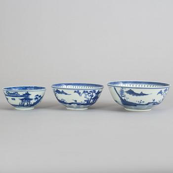 A set of three blue and white bowls, Qing dynasty, 19th Century.