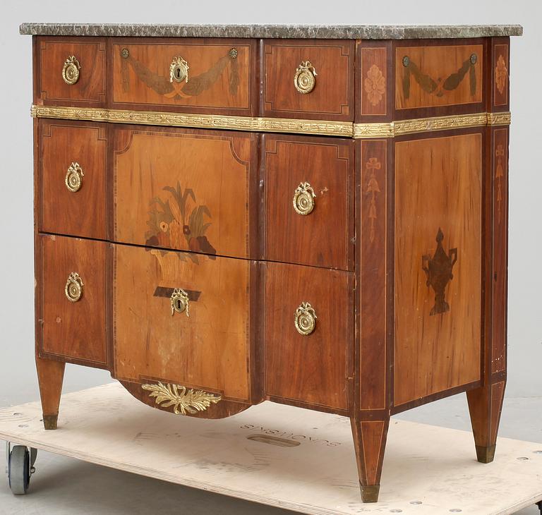 BYRÅ, gustaviansk stil, 1800-talets slut.