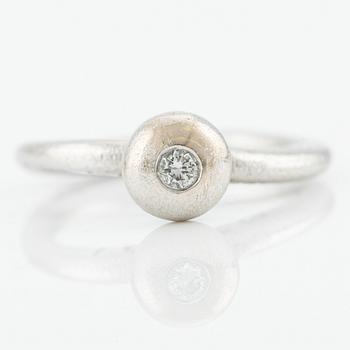 Ole Lynggaard, Charlotte Lynggaard, ring, "Love", 18K white gold with brilliant-cut diamond.