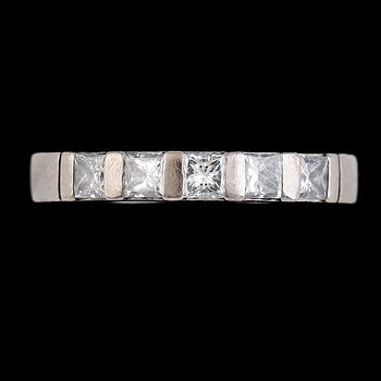 RING, 18K vitguld, princesslipade diamanter, MEG Stockholm 2007. Vikt ca 8 g.