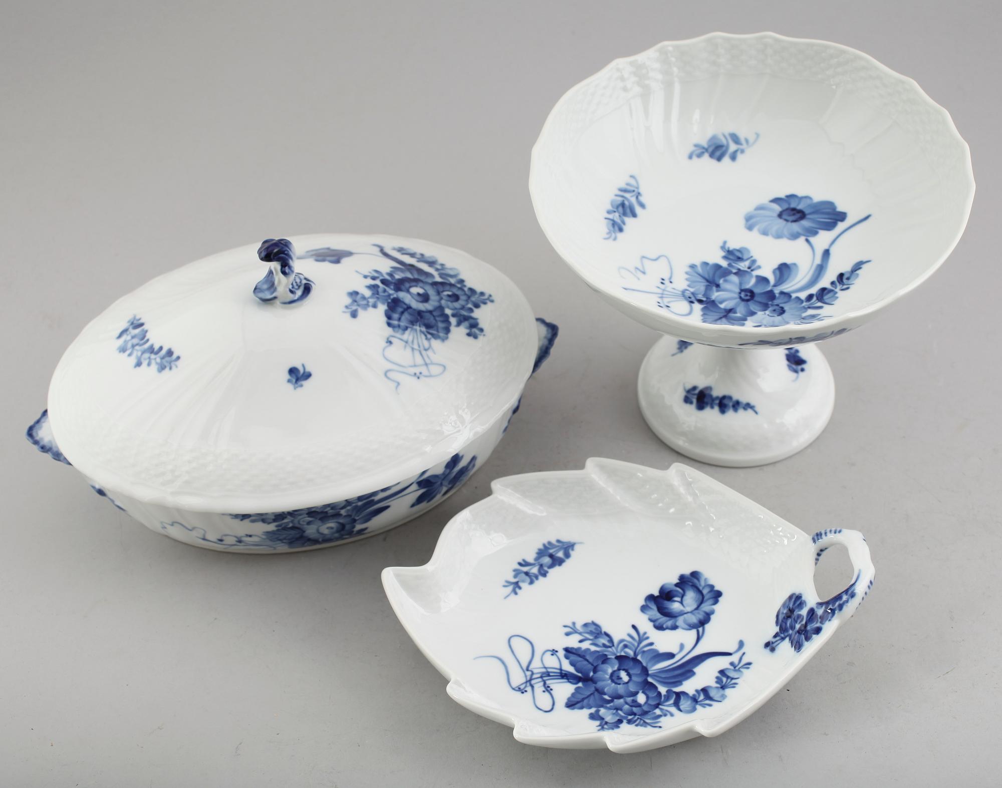 SERVISPORSLIN, 5 delar, porslin, "Blå Blomst", Royal Copenhagen.