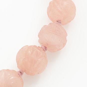 Collier, med skuren rosenkvarts och lås silver, Asien.